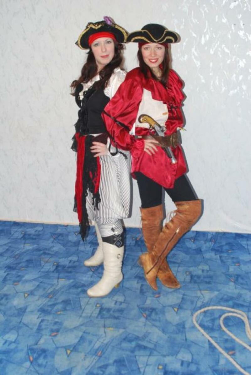 две пиратки